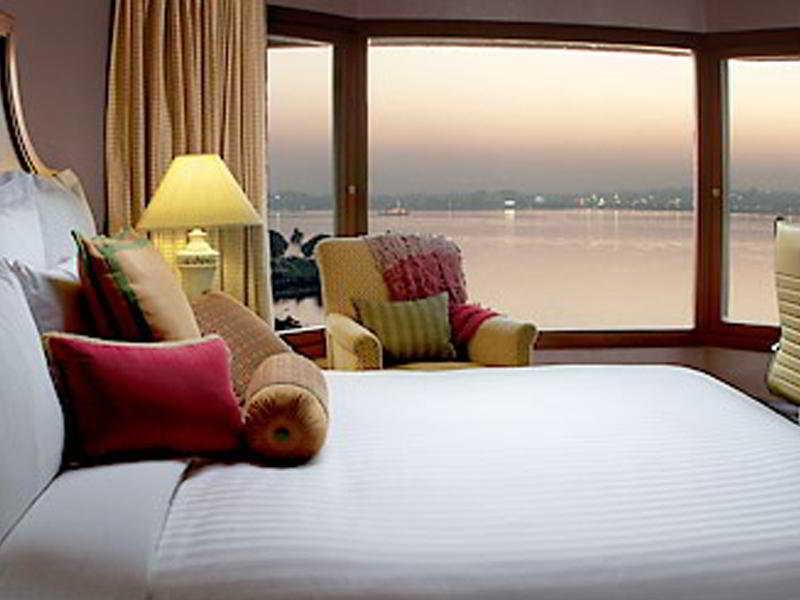 Marriott & Convention Centre Hotel