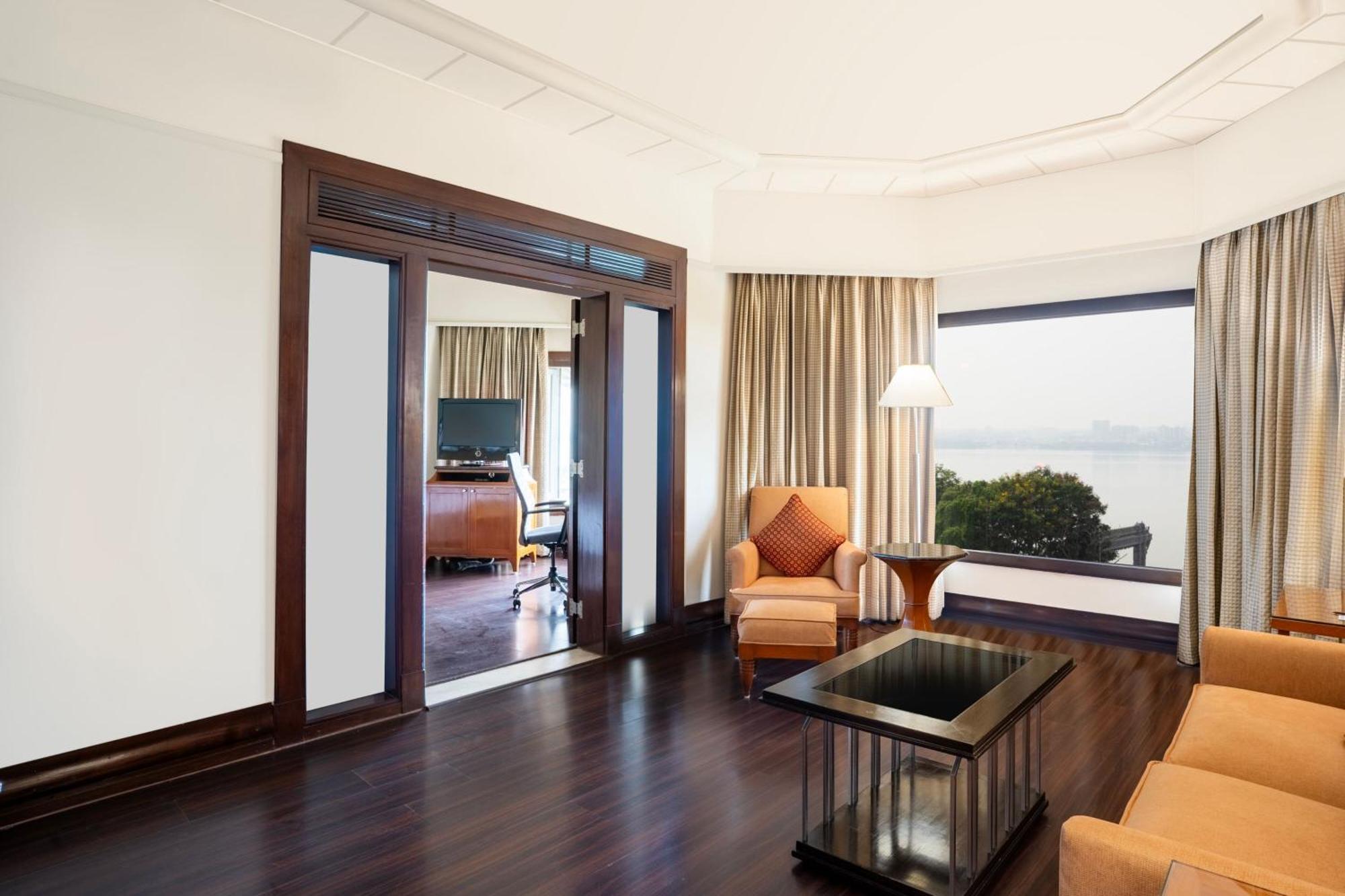 Hotel Marriott & Convention Centre 5*