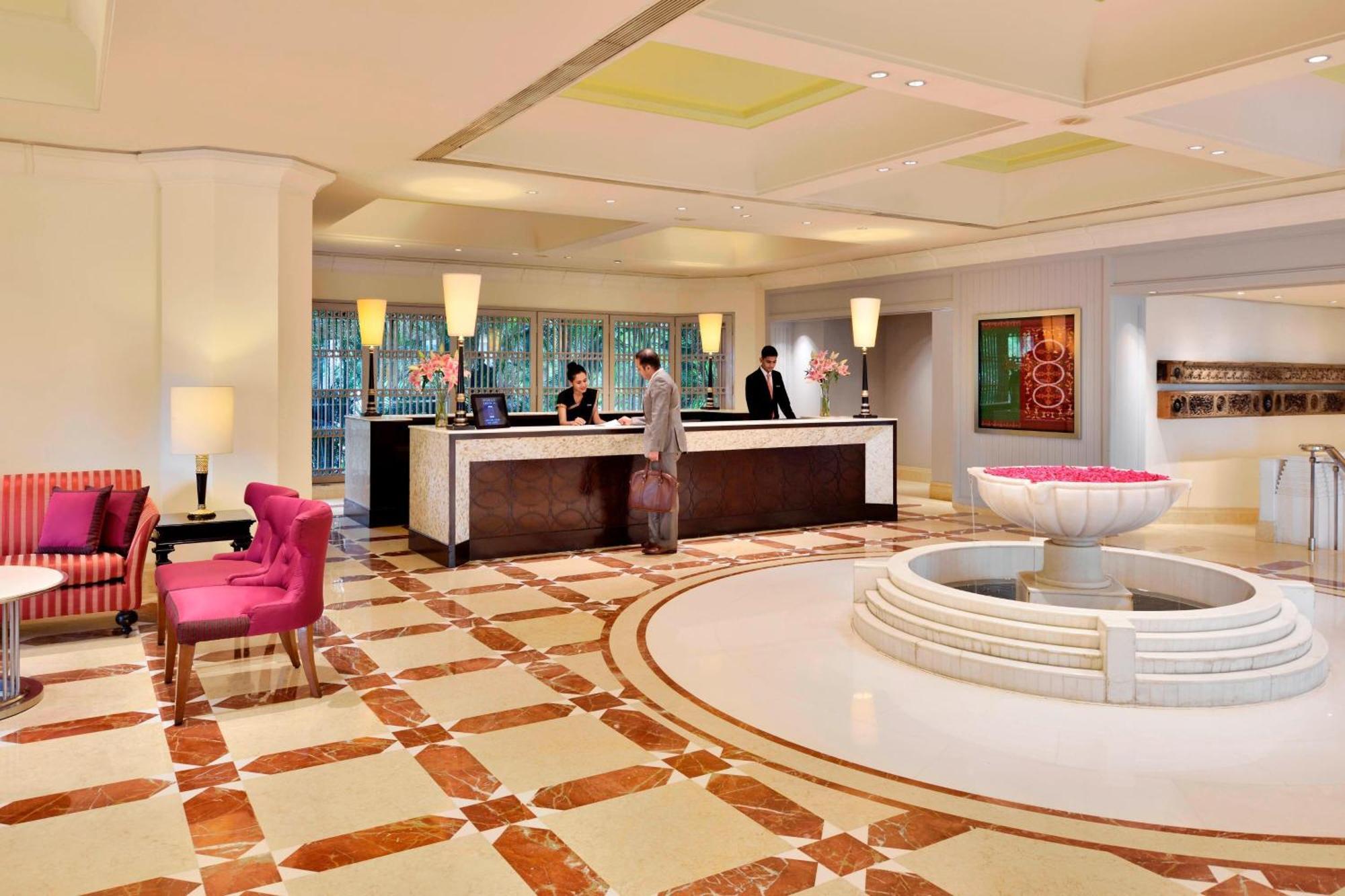 Marriott & Convention Centre Hotel