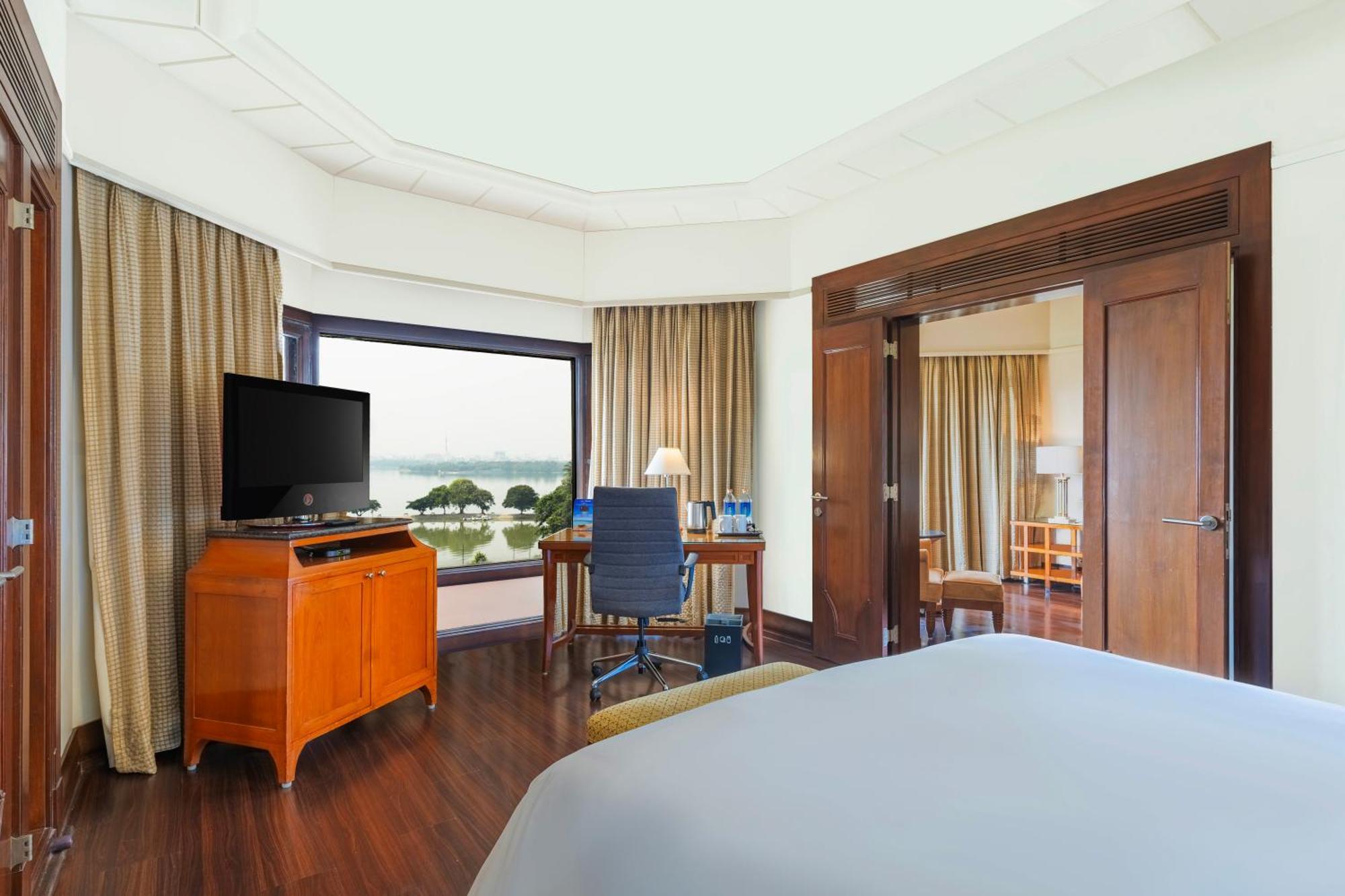 Hotel Marriott & Convention Centre 5*