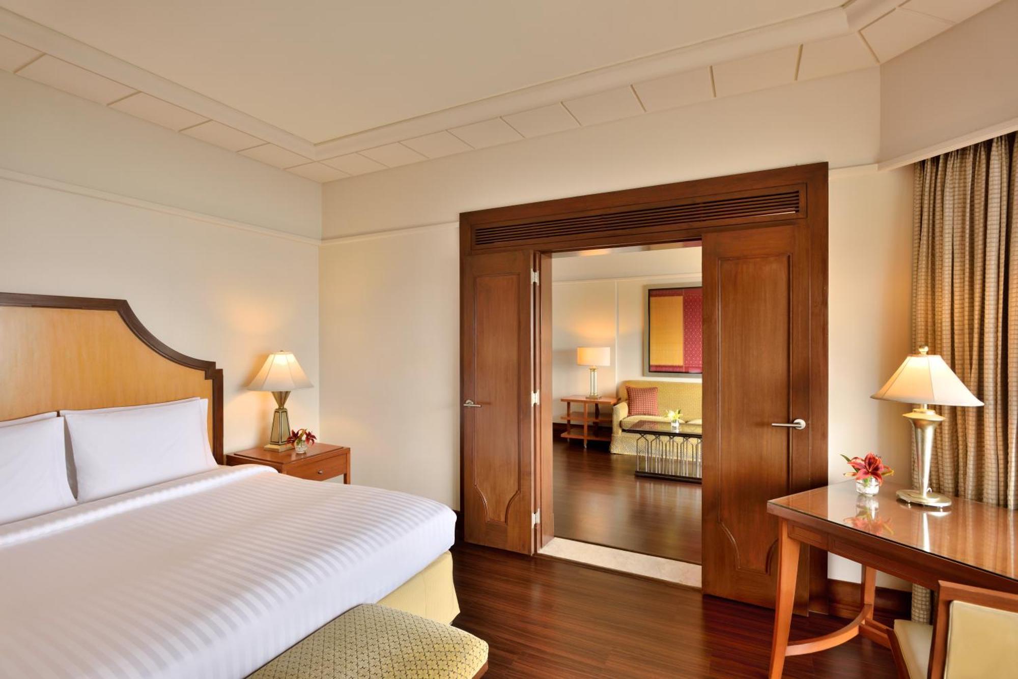 Marriott & Convention Centre 5*