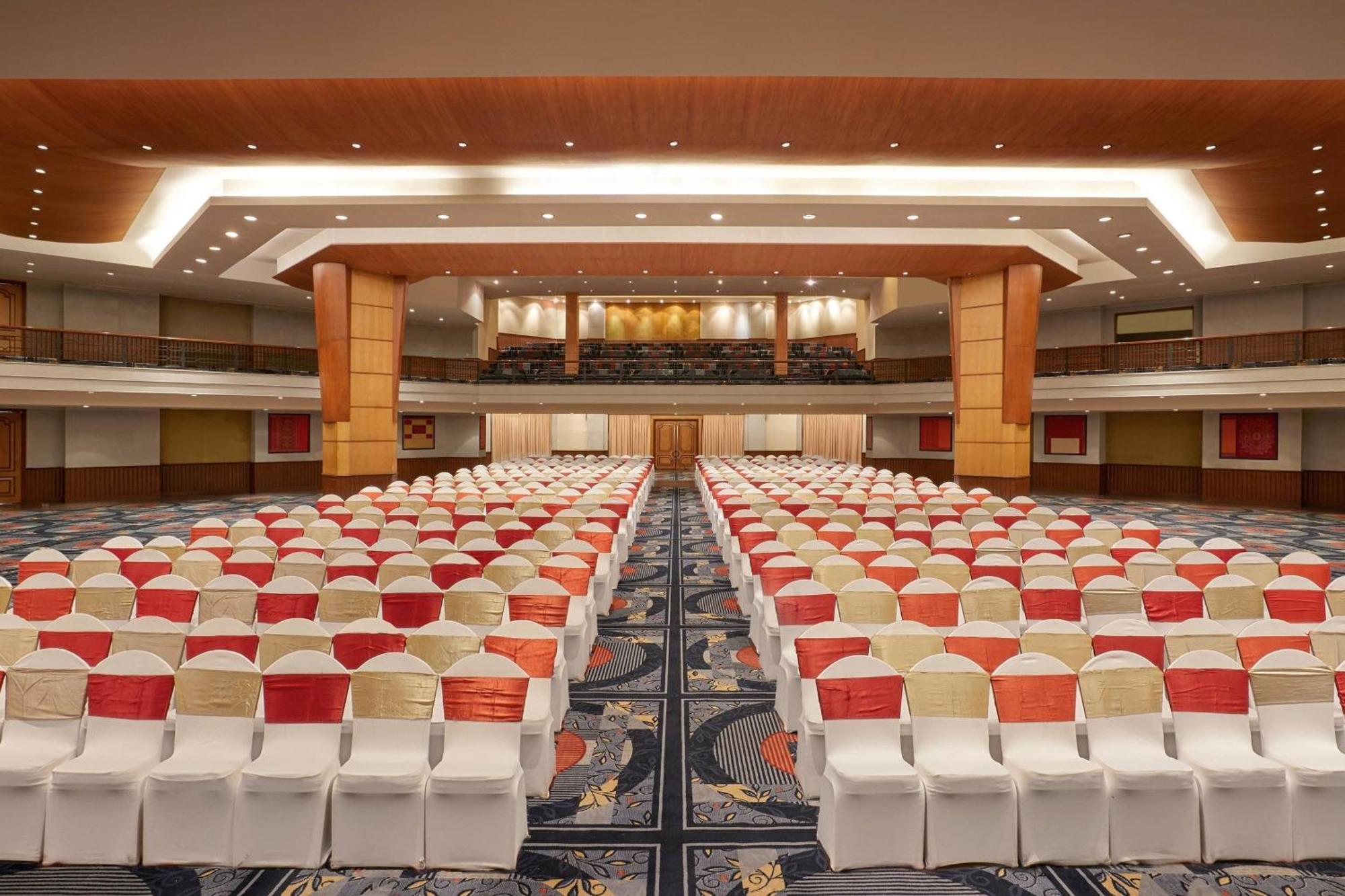 Marriott & Convention Centre 5*
